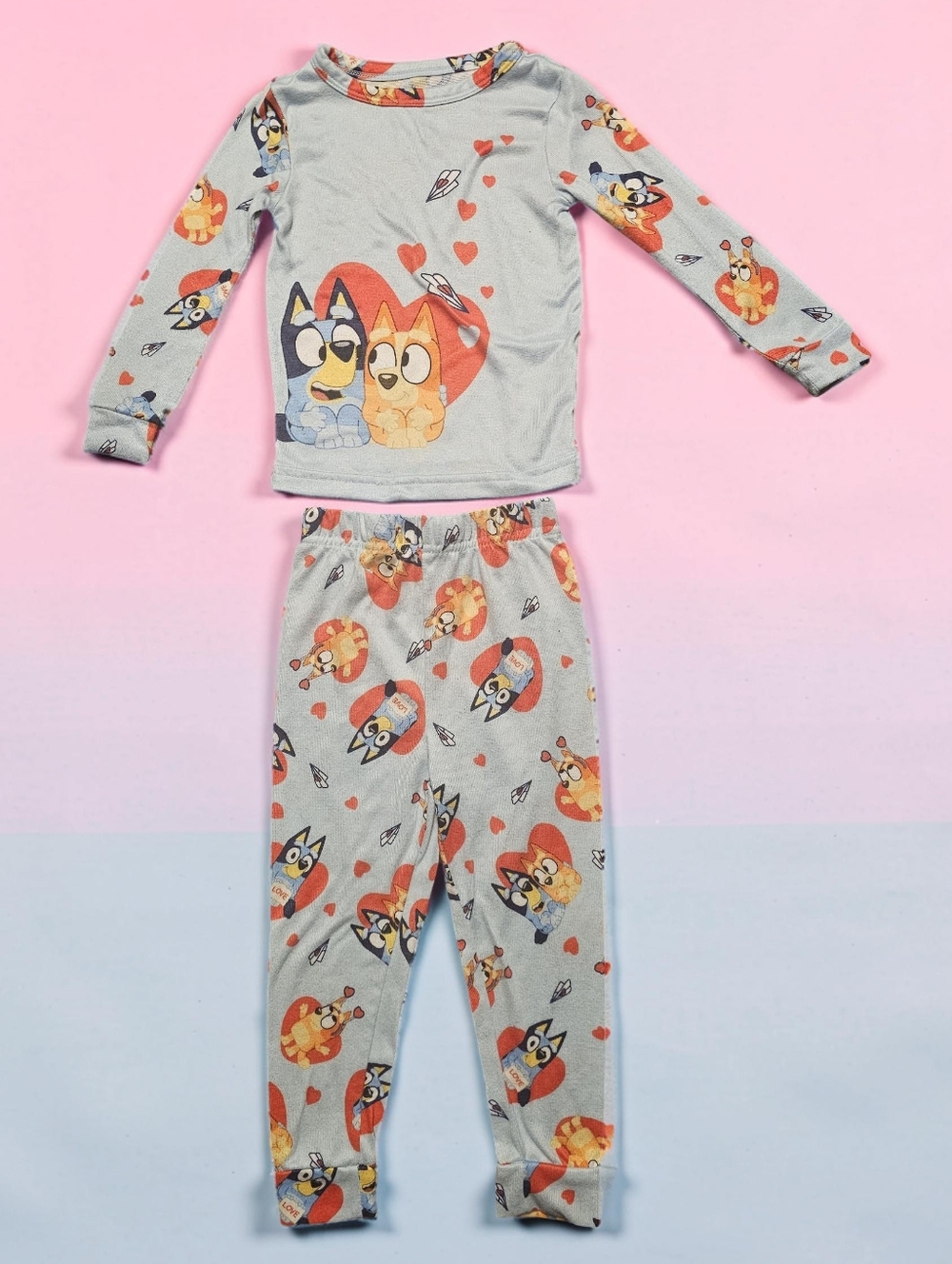 BLUEY & BINGO Heart Print Light Blue Pajama Set. Size 4T. Excellent Condition!